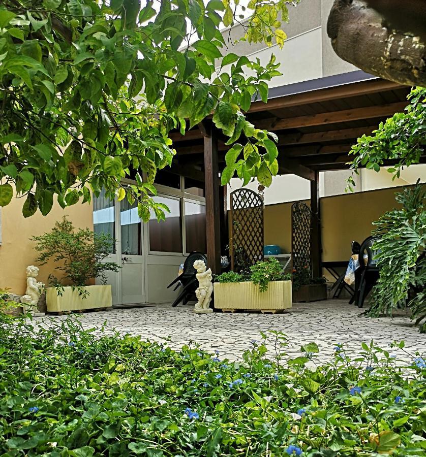 Arnesano La Casina Di Vanni - Casa Vacanza Nel Cuore Del Salento מראה חיצוני תמונה